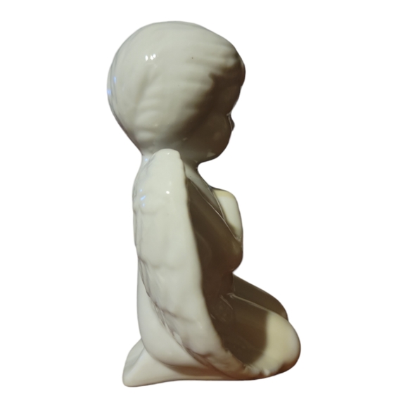Vtg Glazed White Ceramic Angel Cherub Praying Kneeling - Picture 3 of 7